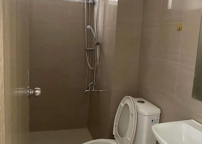Shore 2br 5f Walking Distance Moa Near Airport