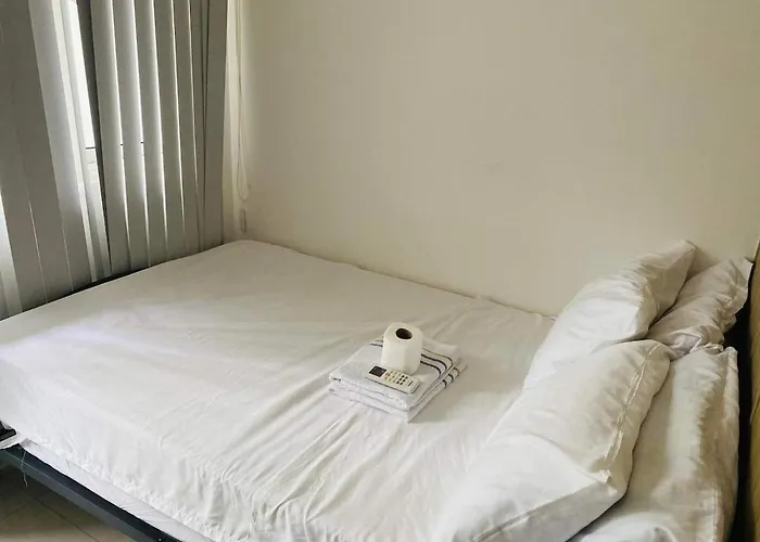 Shore 2br 5f Walking Distance Moa Near Airport Apartment